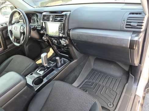 Used 2021 Toyota 4Runner TRD Off-Road AWD/4WD image 34