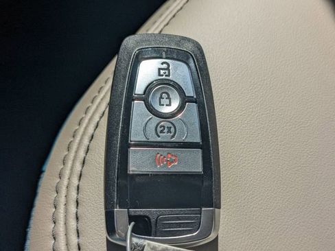 New 2025 Ford Maverick Lariat w/ 4K Tow Package image 9