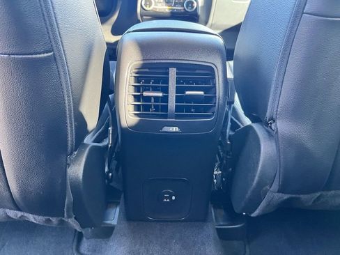 Used 2022 Ford Escape SEL image 32