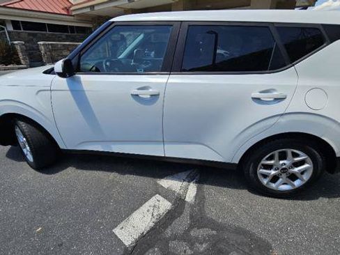 Used 2020 Kia Soul S FWD image 8