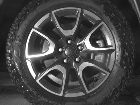 Used 2025 Jeep Compass Trailhawk AWD/4WD image 13