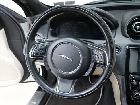 Used 2016 Jaguar XJ L Portfolio image 29