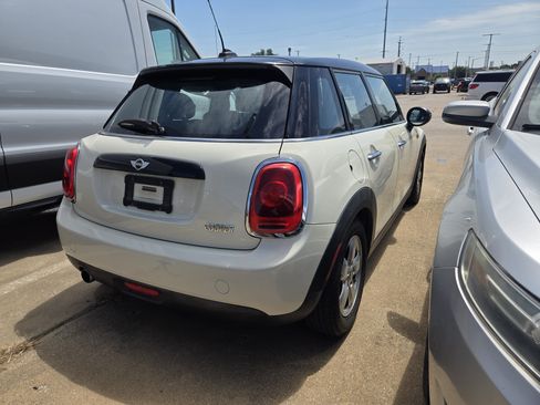 Used 2016 MINI Cooper 4-Door Hardtop FWD image 6