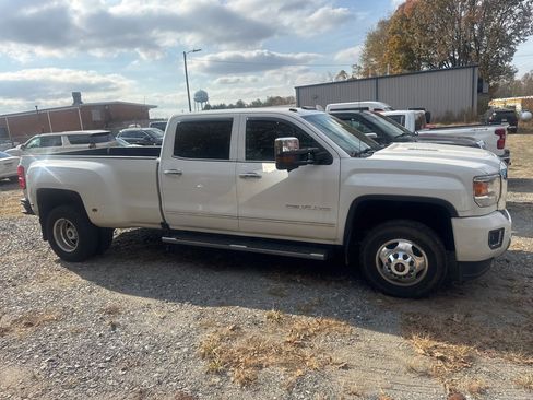 Used 2016 GMC Sierra 3500 Denali w/ Duramax Plus Package image 8