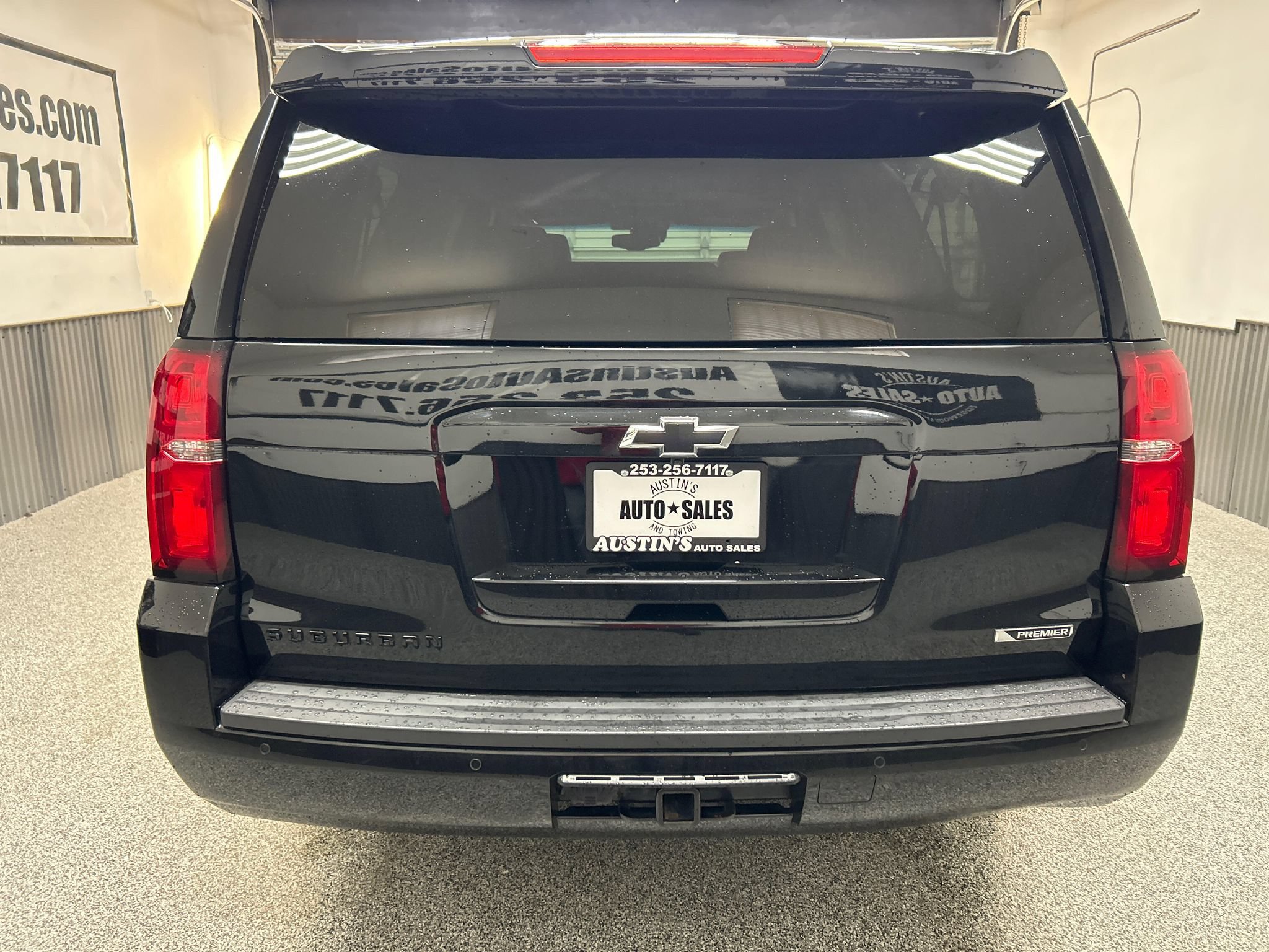 Used 2018 Chevrolet Suburban Premier AWD/4WD image 5