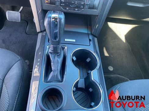 Used 2018 Ford Explorer XLT w/ Equipment Group 201A FWD image 43