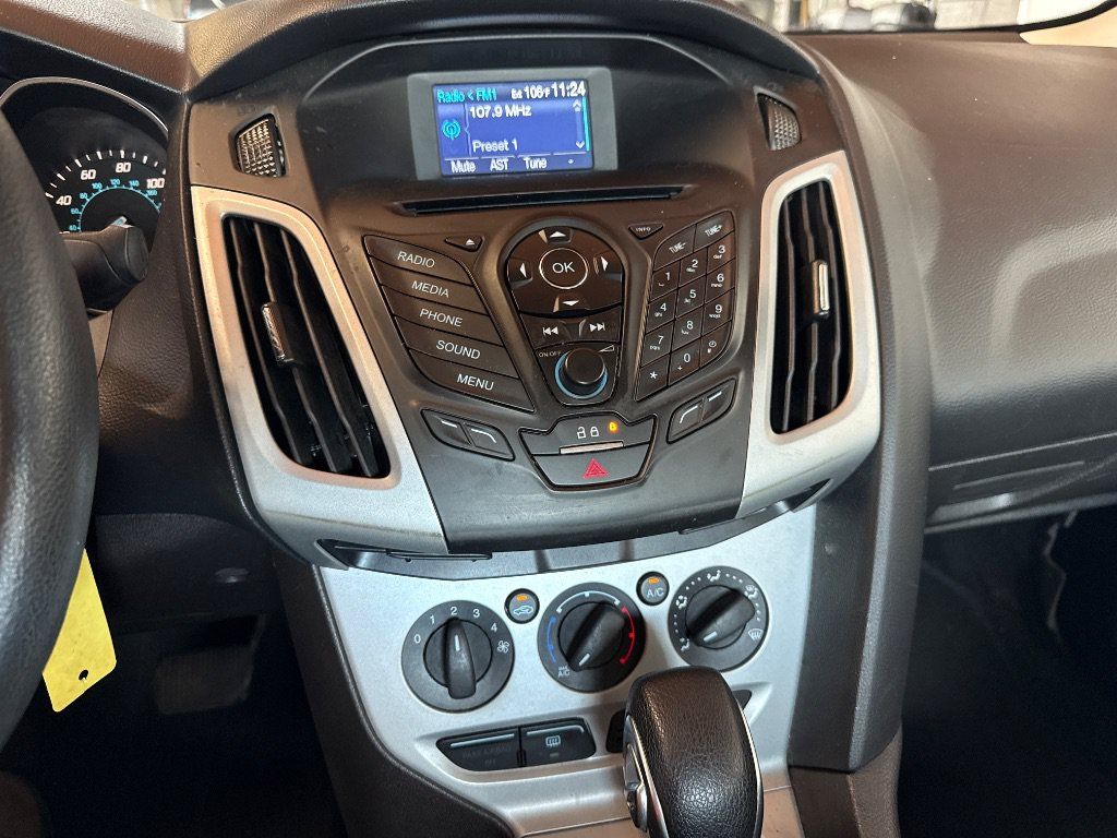 Used 2014 Ford Focus SE FWD image 14