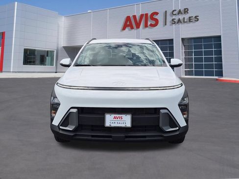 Used 2025 Hyundai Kona SEL FWD image 2