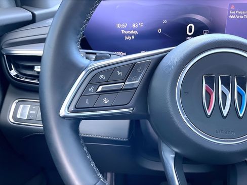 Used 2025 Buick Enclave Preferred FWD image 10
