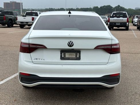 Used 2023 Volkswagen Jetta Sport FWD image 5
