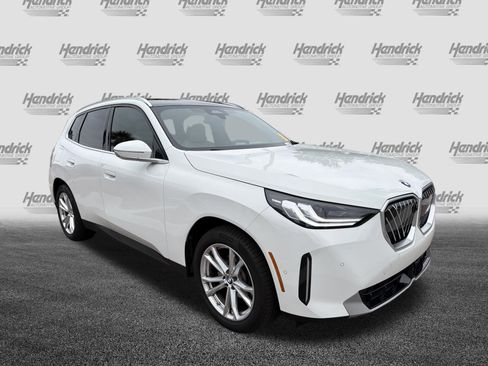 Used 2025 BMW X3 xDrive30i w/ Premium Package AWD/4WD image 2