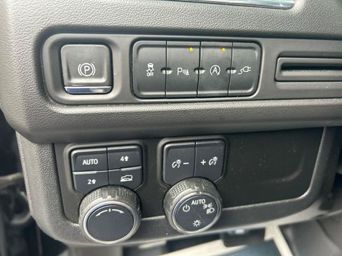 Used 2021 Chevrolet Tahoe LT AWD/4WD image 16