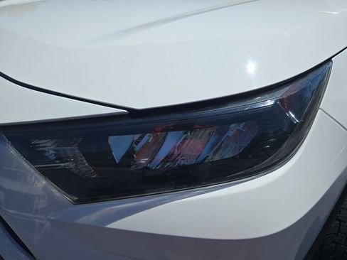 Used 2020 Toyota RAV4 LE AWD/4WD image 28