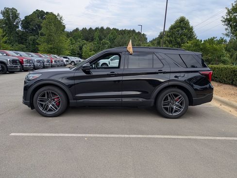Certified 2025 Ford Explorer ST w/ Sun And Sound Package AWD/4WD image 7