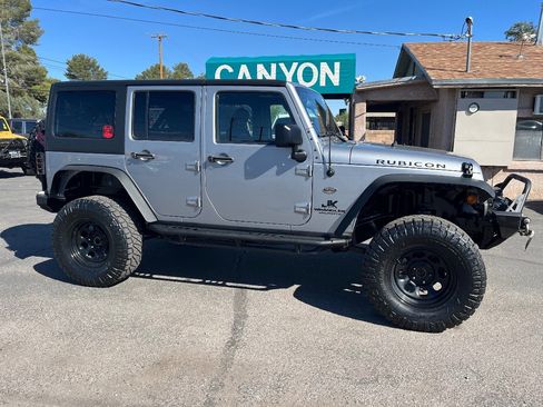 Used 2014 Jeep Wrangler Unlimited Rubicon w/ Connectivity Group image 2
