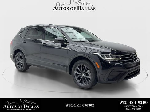 Used 2022 Volkswagen Tiguan SE w/ Panoramic Sunroof Package FWD image 1
