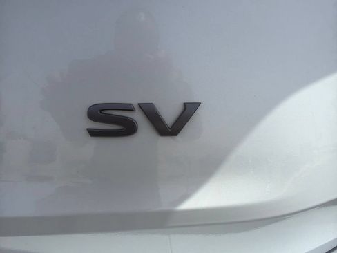 Used 2024 Nissan Rogue SV FWD image 7