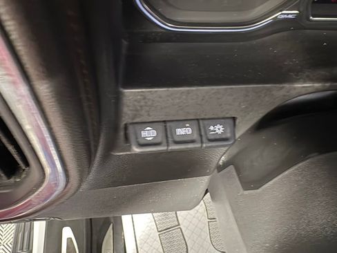 Used 2019 GMC Sierra 1500 AT4 w/ AT4 Premium Package AWD/4WD image 23