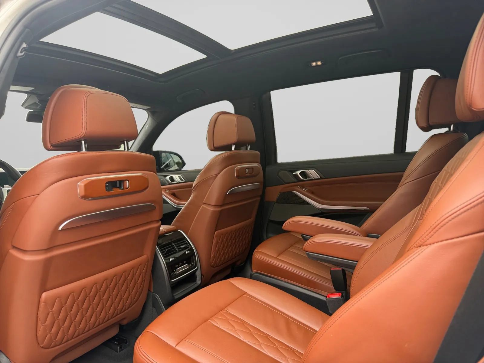 Used 2023 BMW X7 M60i w/ Executive Package AWD/4WD image 25