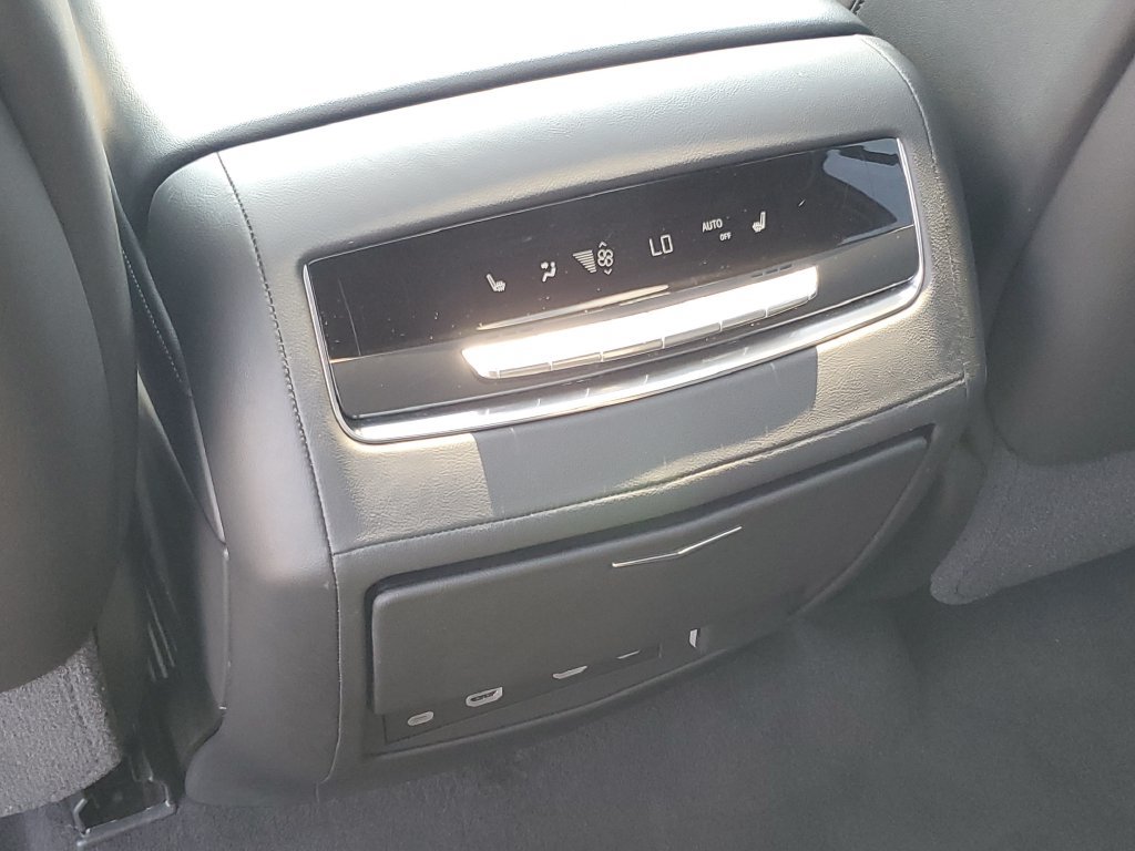 Used 2021 Cadillac Escalade Premium Luxury RWD image 27