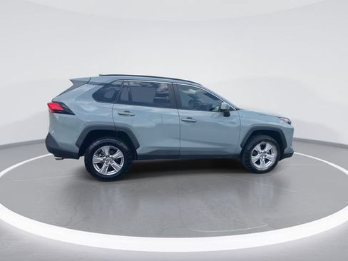 Used 2022 Toyota RAV4 XLE FWD image 9
