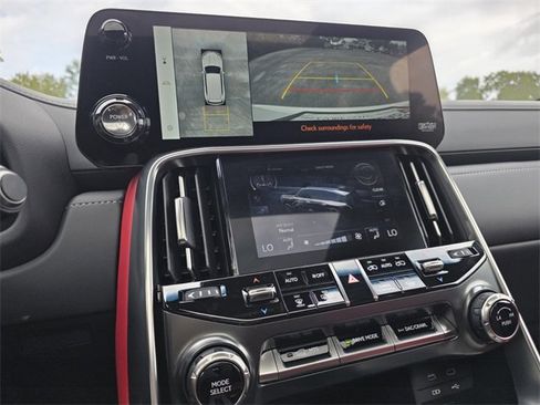 New 2025 Lexus LX 700h F Sport image 32