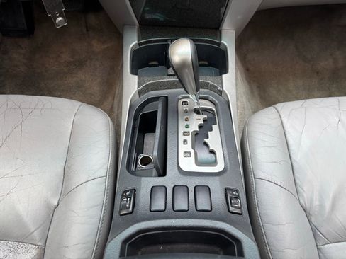 Used 2005 Toyota 4Runner Limited image 25