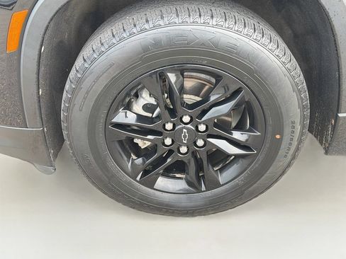 Used 2023 Chevrolet Traverse LT w/ Midnight/Sport Edition AWD/4WD image 33