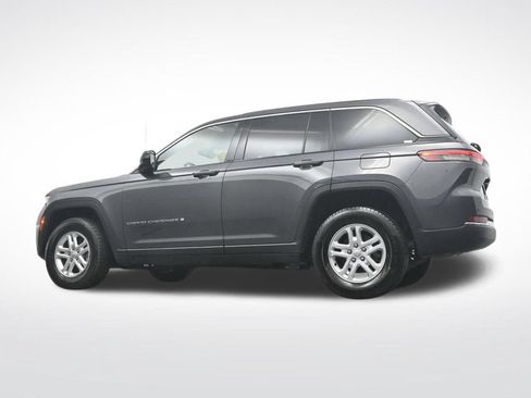 Used 2024 Jeep Grand Cherokee Laredo RWD image 39