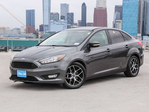 Used 2018 Ford Focus SEL FWD image 1