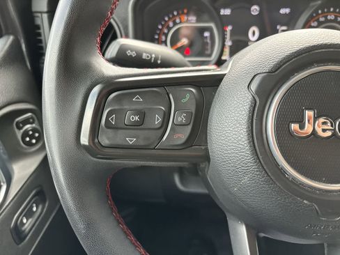 Used 2024 Jeep Gladiator Rubicon w/ Technology Group image 8