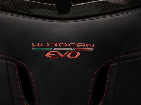 Used 2020 Lamborghini Huracan EVO image 21