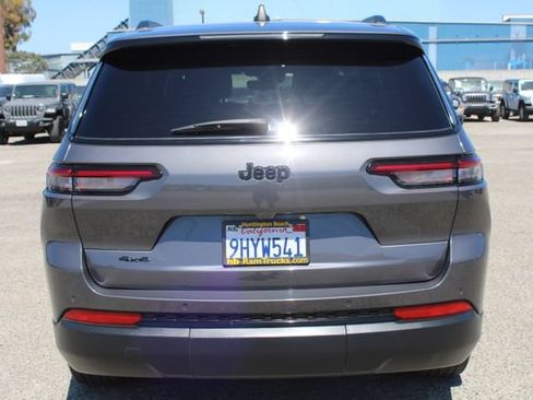Used 2023 Jeep Grand Cherokee L Laredo AWD/4WD image 5