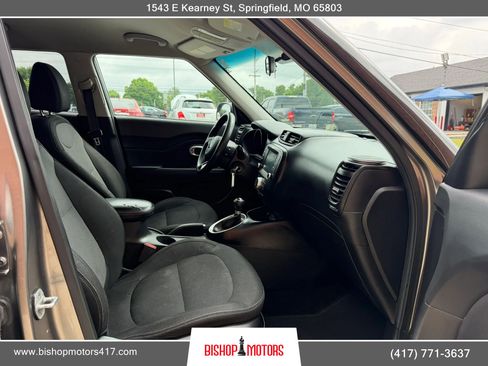 Used 2018 Kia Soul + FWD image 14