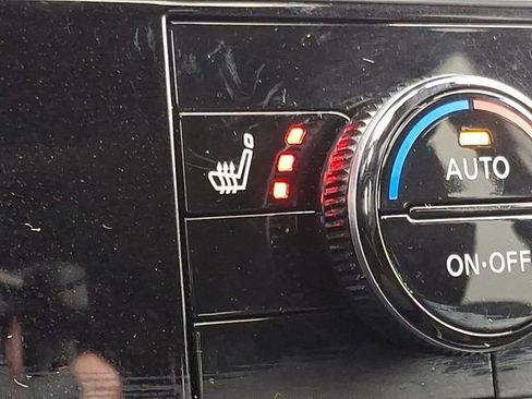 Used 2022 Nissan Pathfinder SV w/ SV Premium Package image 24