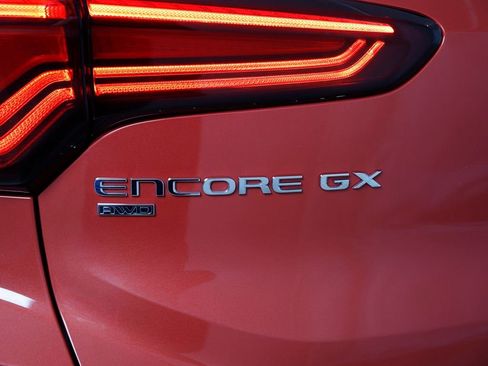 Used 2024 Buick Encore GX Sport Touring image 25