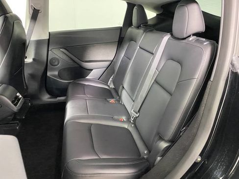 Used 2023 Tesla Model Y Performance AWD/4WD image 11