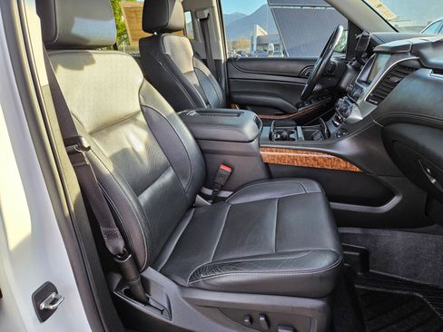Used 2020 Chevrolet Tahoe Premier AWD/4WD image 32