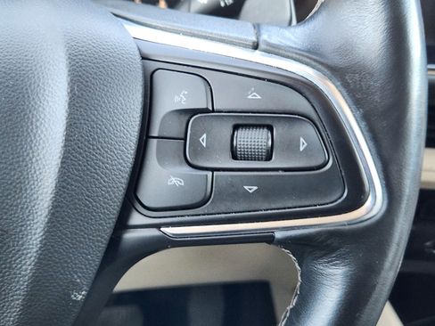 Used 2023 Buick Envision Preferred image 22