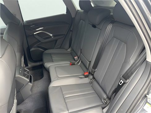 New 2025 Audi Q5 2.0T Premium Plus w/ Premium Plus image 18