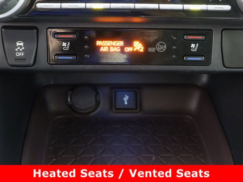 Certified 2020 Toyota RAV4 Limited image 23