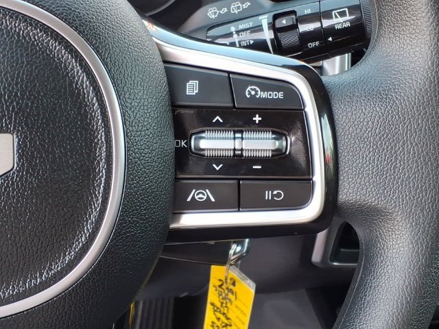 Used 2023 Kia Sorento LX FWD image 19