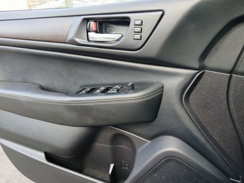 Used 2017 Subaru Legacy 2.5i Limited image 18