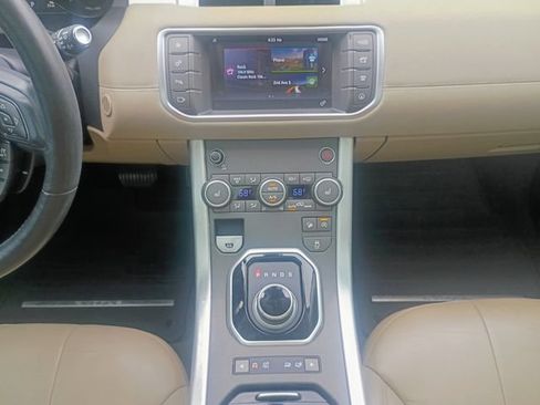 Used 2017 Land Rover Range Rover Evoque SE AWD/4WD image 42