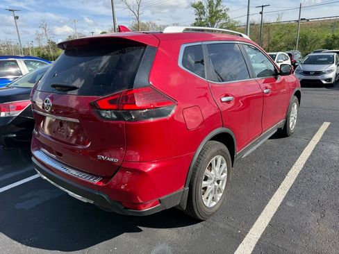 Used 2017 Nissan Rogue SV image 6