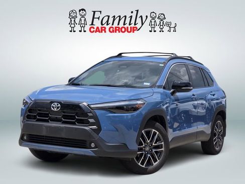 Used 2026 Toyota Corolla Cross XLE FWD image 1