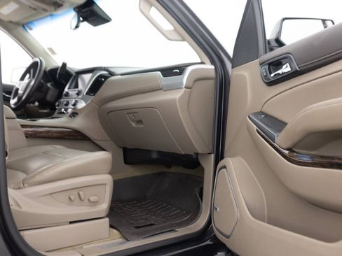 Used 2018 GMC Yukon XL SLT w/ Premium Edition AWD/4WD image 30