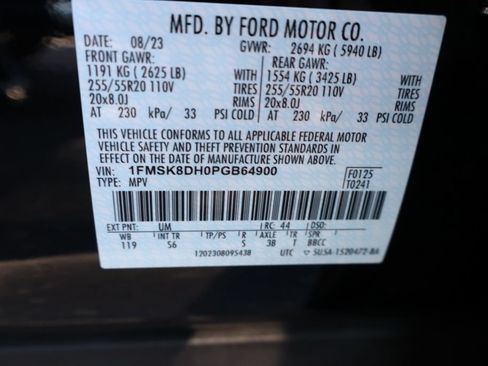 Used 2023 Ford Explorer XLT w/ Equipment Group 202A AWD/4WD image 39