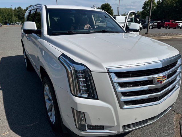 Used 2019 Cadillac Escalade Premium Luxury AWD/4WD image 7