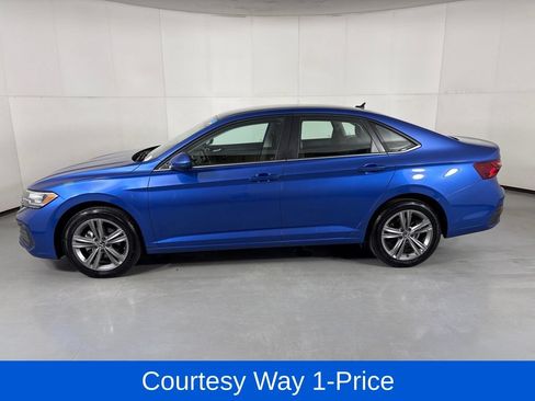 Used 2024 Volkswagen Jetta SE FWD image 6